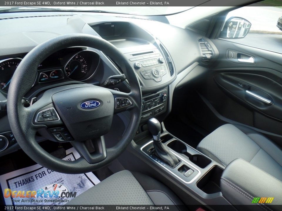 2017 Ford Escape SE 4WD Oxford White / Charcoal Black Photo #17