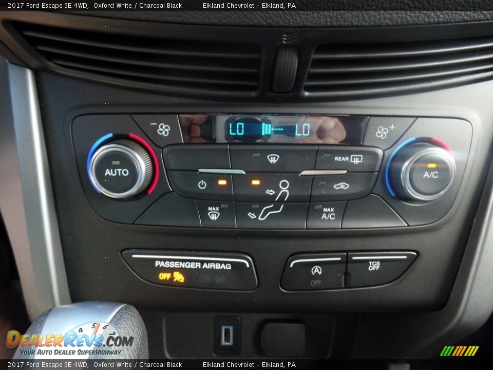 2017 Ford Escape SE 4WD Oxford White / Charcoal Black Photo #28