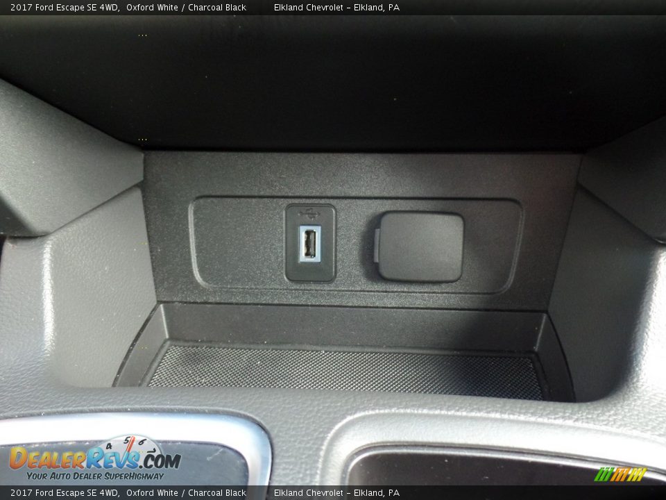 2017 Ford Escape SE 4WD Oxford White / Charcoal Black Photo #29