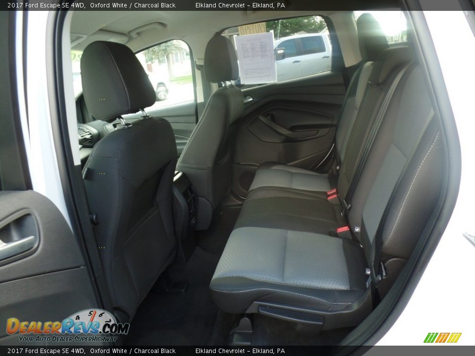 2017 Ford Escape SE 4WD Oxford White / Charcoal Black Photo #33