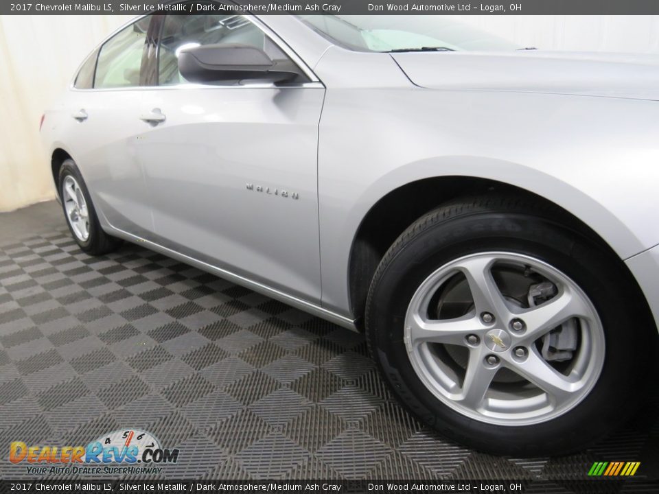 2017 Chevrolet Malibu LS Silver Ice Metallic / Dark Atmosphere/Medium Ash Gray Photo #4