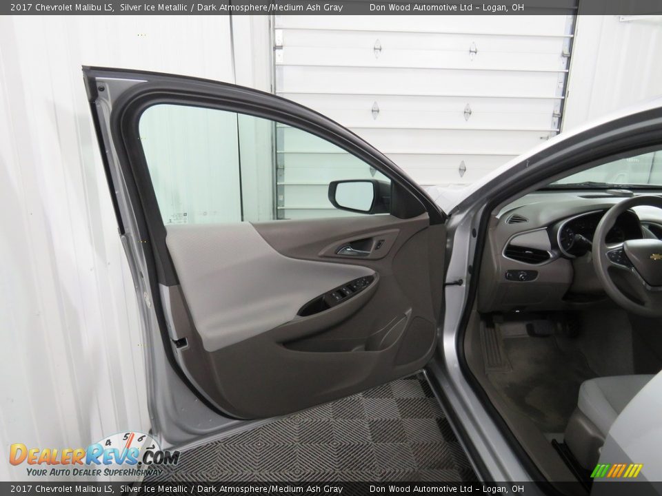 2017 Chevrolet Malibu LS Silver Ice Metallic / Dark Atmosphere/Medium Ash Gray Photo #28