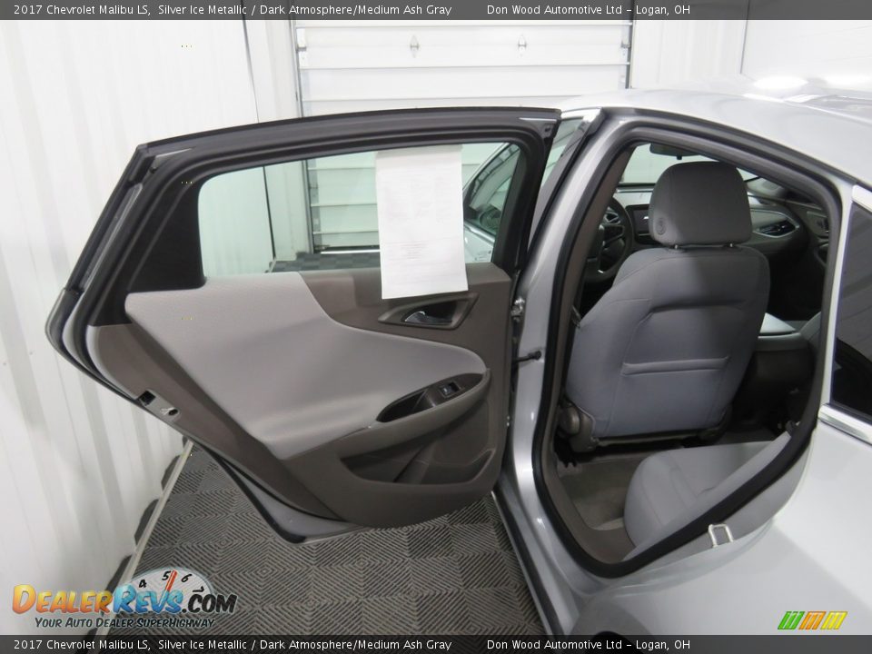 2017 Chevrolet Malibu LS Silver Ice Metallic / Dark Atmosphere/Medium Ash Gray Photo #32
