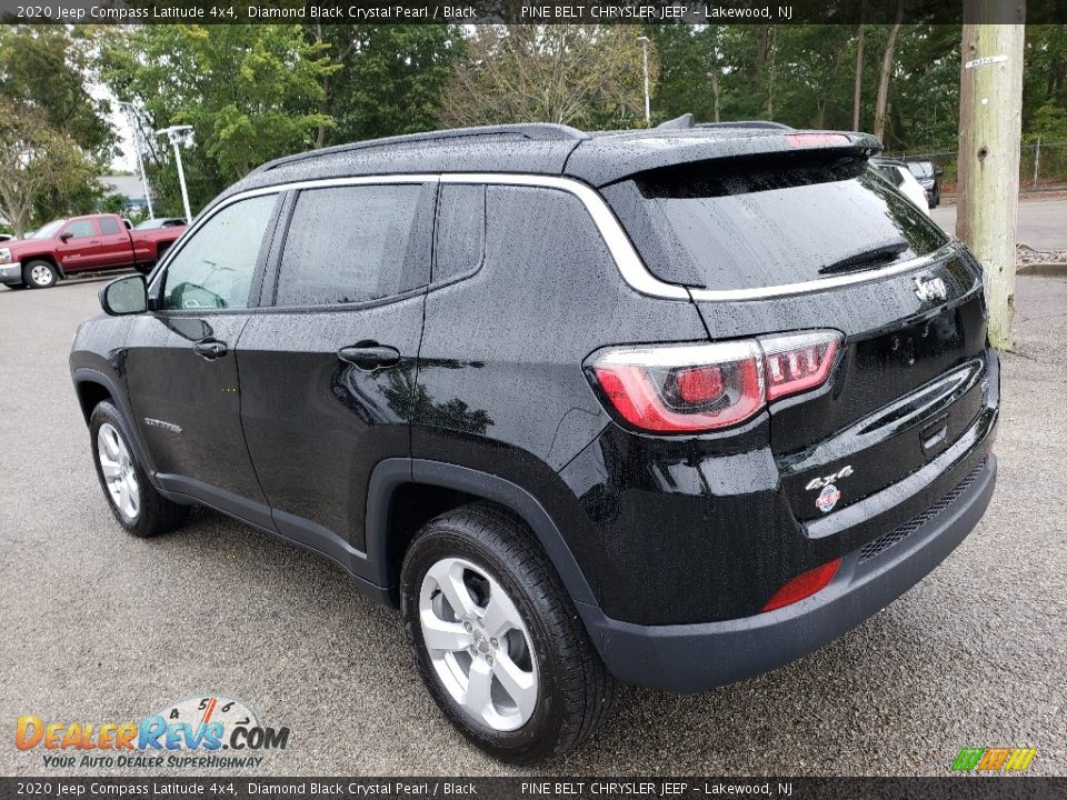 2020 Jeep Compass Latitude 4x4 Diamond Black Crystal Pearl / Black Photo #4