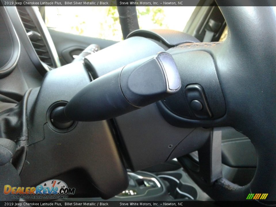 2019 Jeep Cherokee Latitude Plus Billet Silver Metallic / Black Photo #15