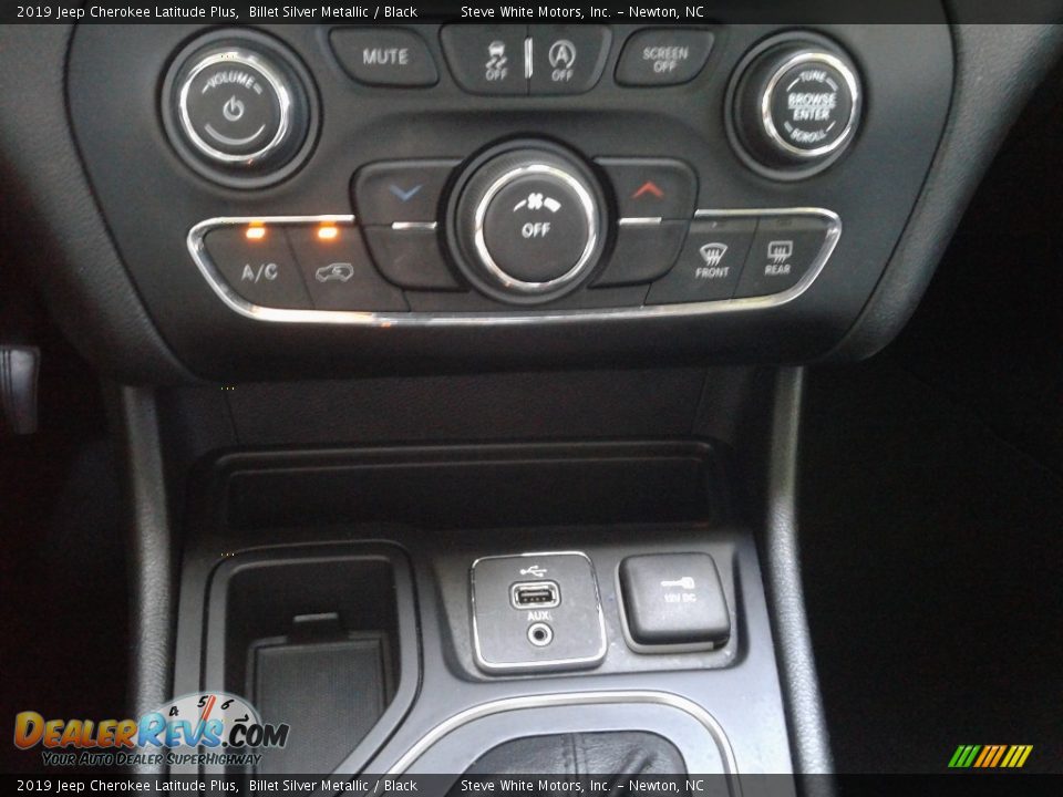 2019 Jeep Cherokee Latitude Plus Billet Silver Metallic / Black Photo #24