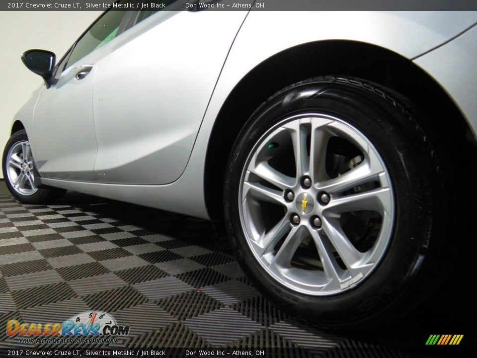 2017 Chevrolet Cruze LT Silver Ice Metallic / Jet Black Photo #10