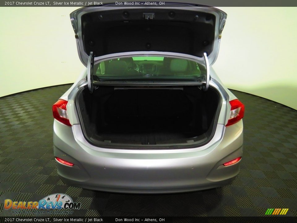 2017 Chevrolet Cruze LT Silver Ice Metallic / Jet Black Photo #12