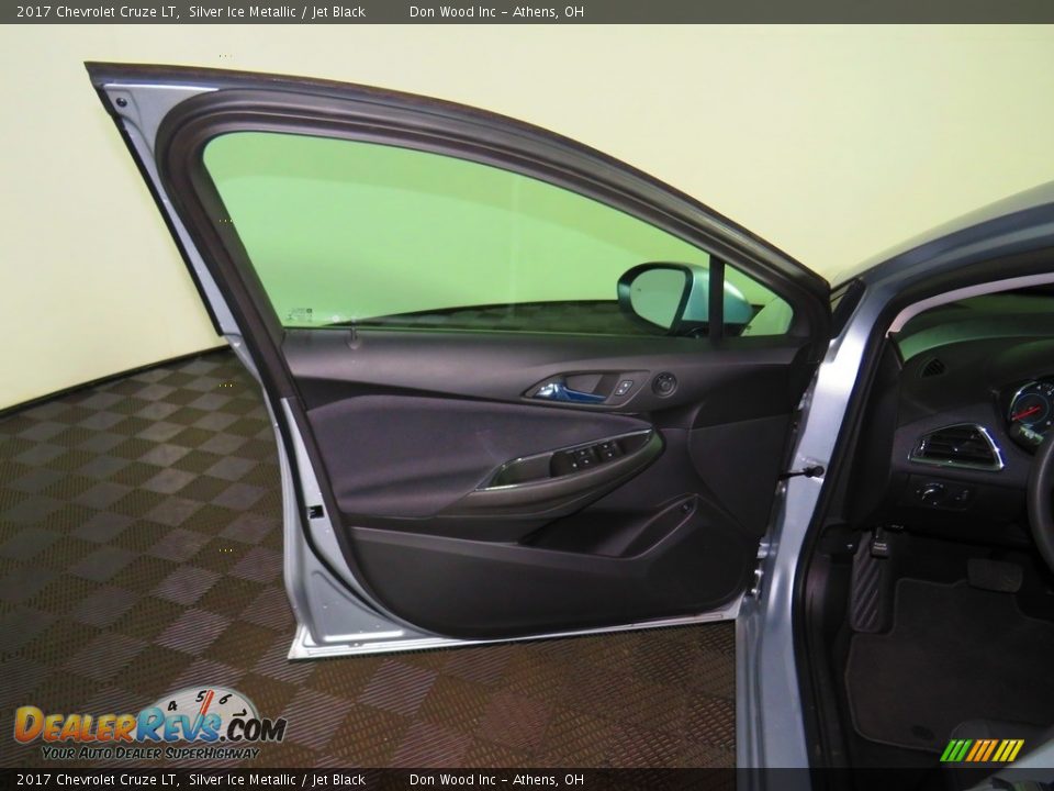 2017 Chevrolet Cruze LT Silver Ice Metallic / Jet Black Photo #17
