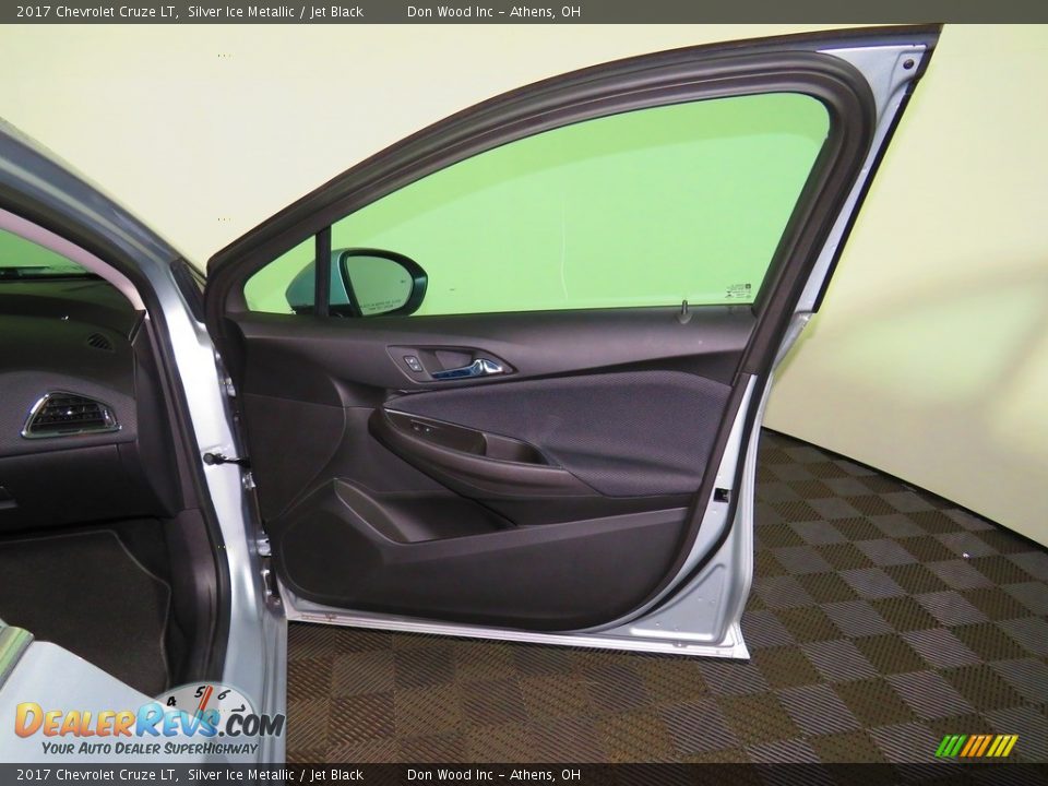 2017 Chevrolet Cruze LT Silver Ice Metallic / Jet Black Photo #25