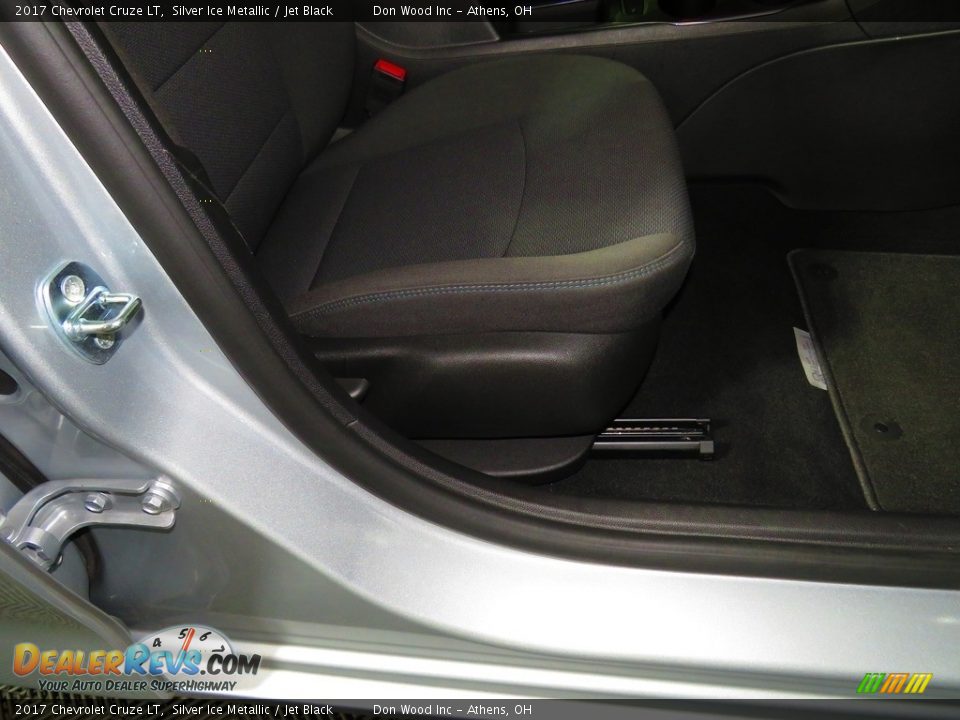 2017 Chevrolet Cruze LT Silver Ice Metallic / Jet Black Photo #26