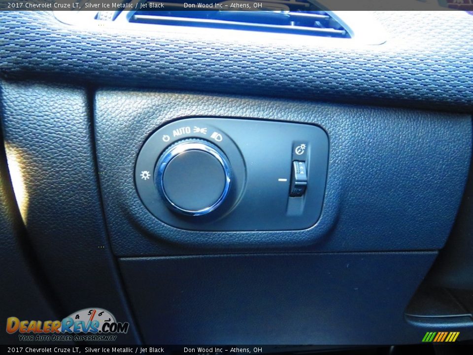 2017 Chevrolet Cruze LT Silver Ice Metallic / Jet Black Photo #34
