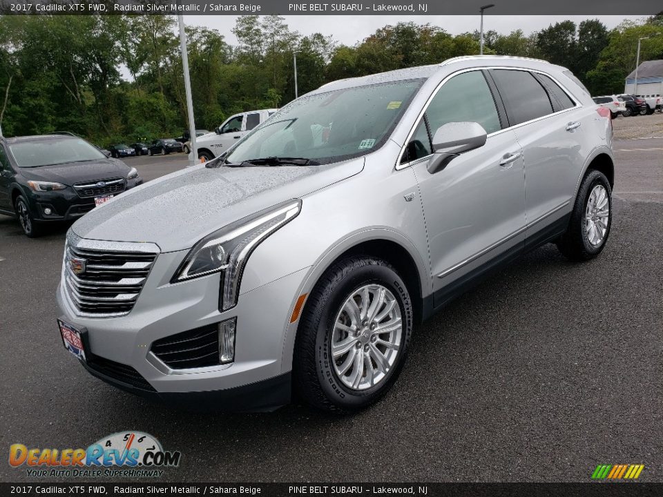 2017 Cadillac XT5 FWD Radiant Silver Metallic / Sahara Beige Photo #3