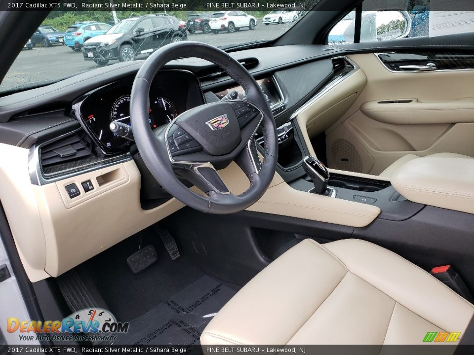 2017 Cadillac XT5 FWD Radiant Silver Metallic / Sahara Beige Photo #25