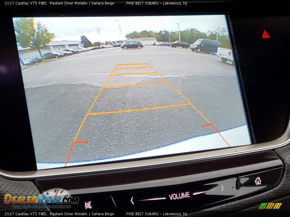 2017 Cadillac XT5 FWD Radiant Silver Metallic / Sahara Beige Photo #29