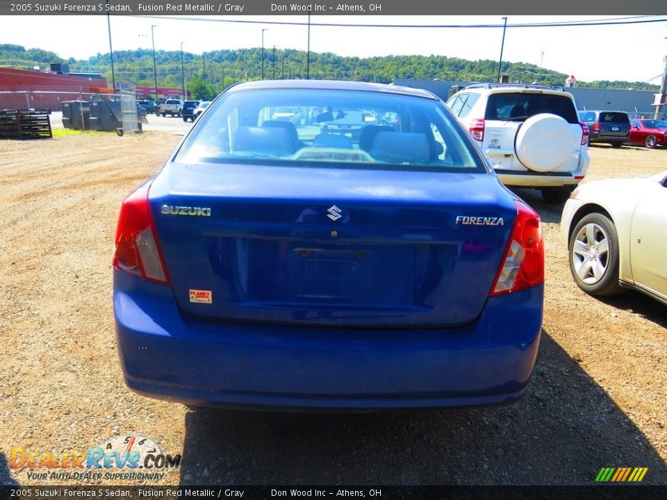 2005 Suzuki Forenza S Sedan Fusion Red Metallic / Gray Photo #9