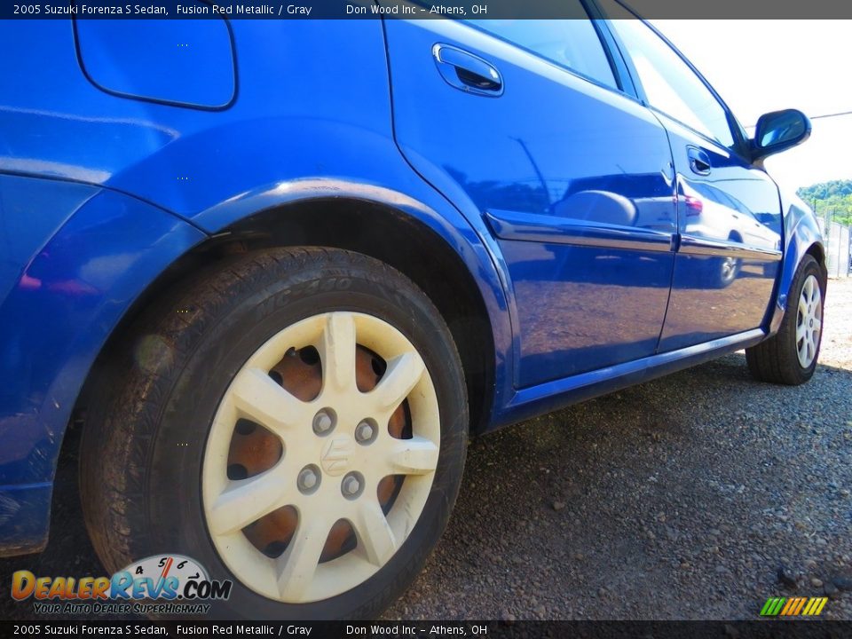 2005 Suzuki Forenza S Sedan Fusion Red Metallic / Gray Photo #13