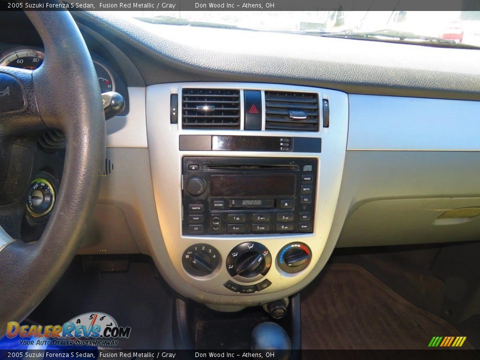 2005 Suzuki Forenza S Sedan Fusion Red Metallic / Gray Photo #26