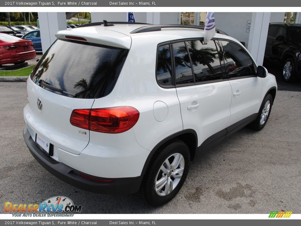 2017 Volkswagen Tiguan S Pure White / Charcoal Photo #9