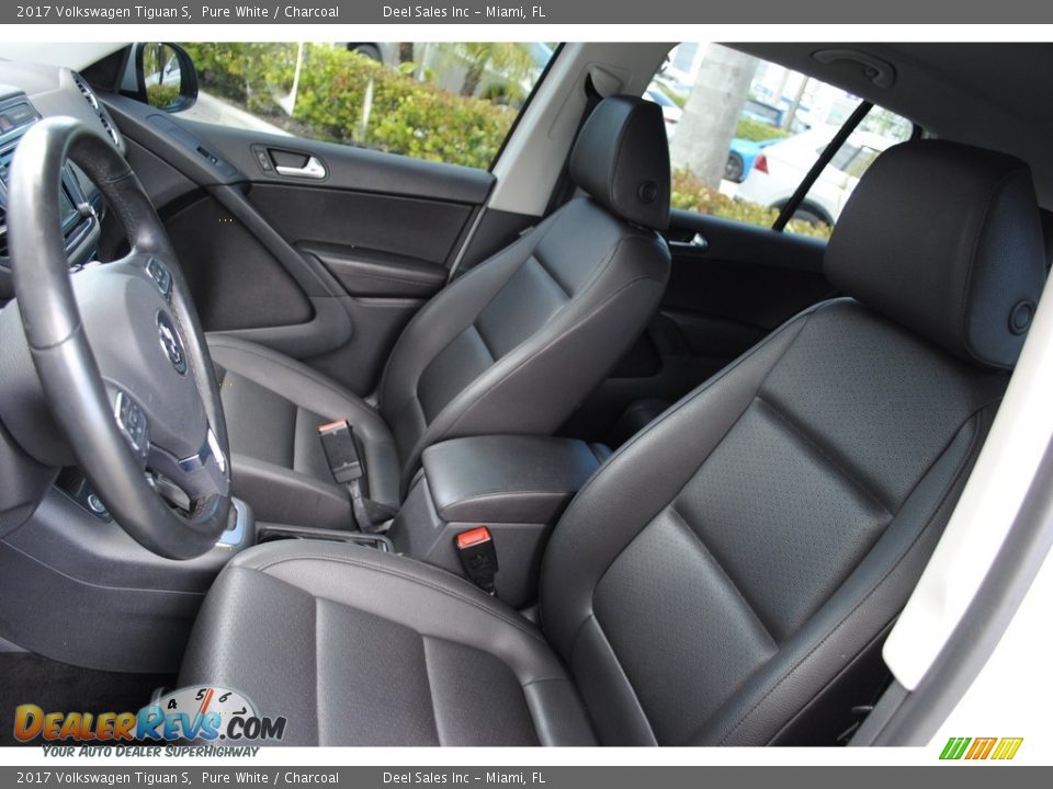 2017 Volkswagen Tiguan S Pure White / Charcoal Photo #12