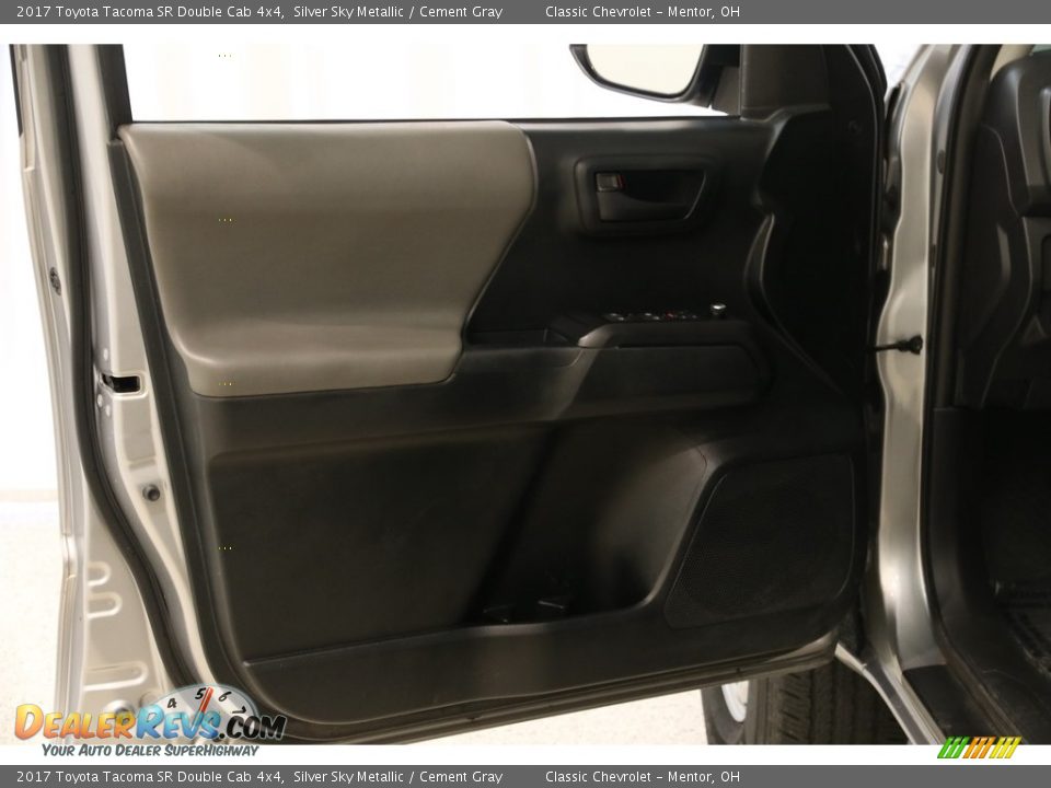 2017 Toyota Tacoma SR Double Cab 4x4 Silver Sky Metallic / Cement Gray Photo #4