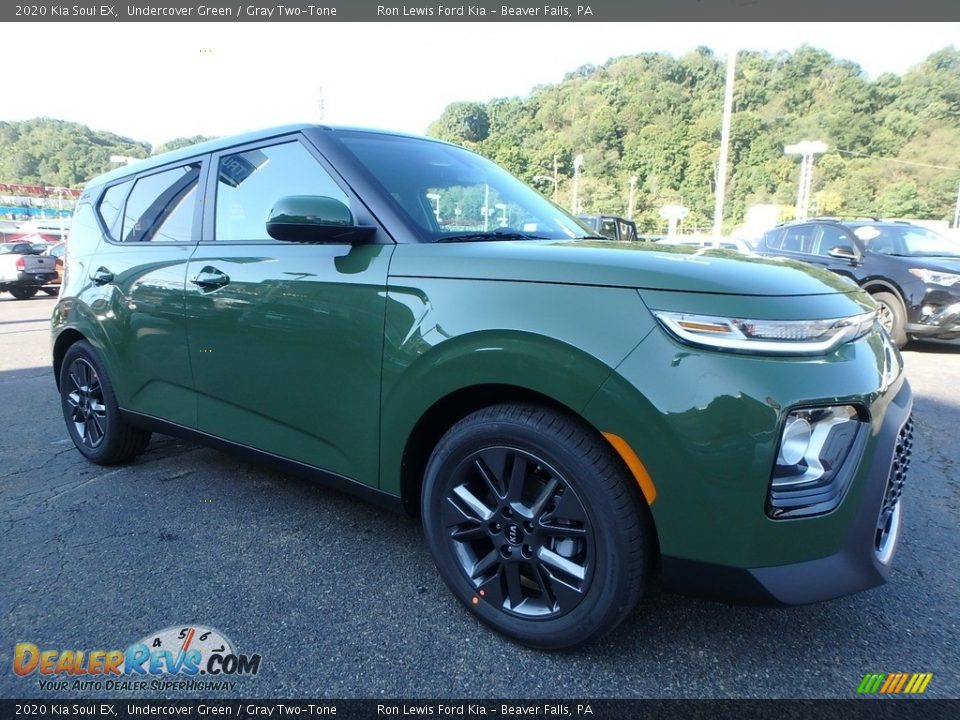 Front 3/4 View of 2020 Kia Soul EX Photo #9