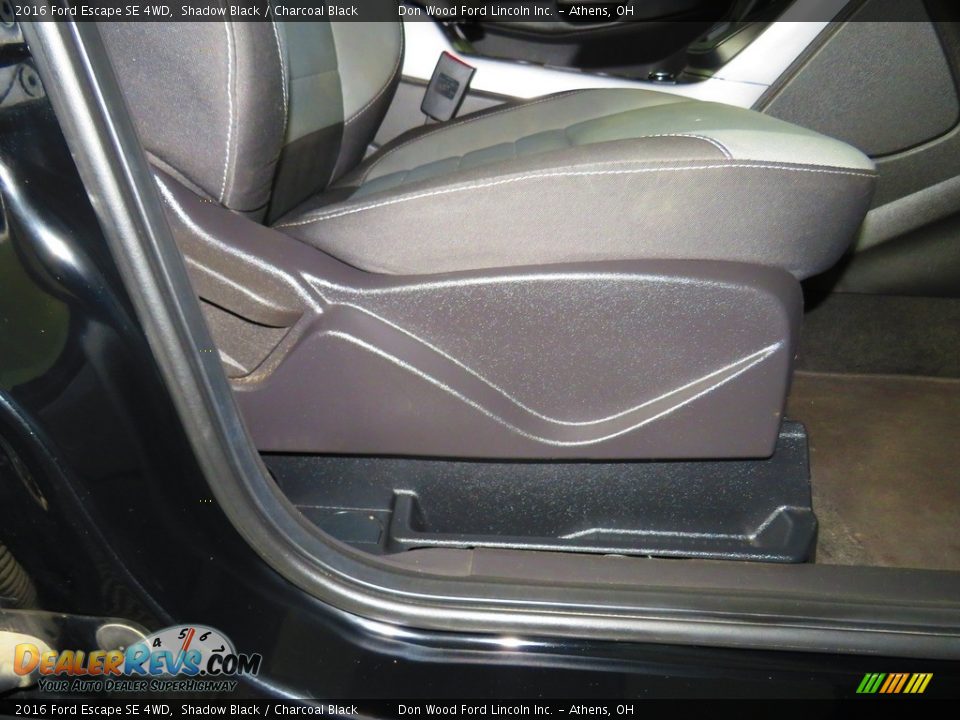 2016 Ford Escape SE 4WD Shadow Black / Charcoal Black Photo #27