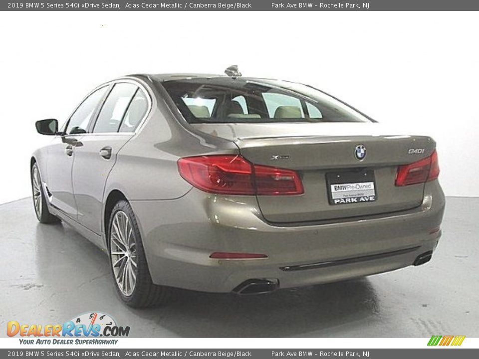 2019 BMW 5 Series 540i xDrive Sedan Atlas Cedar Metallic / Canberra Beige/Black Photo #2