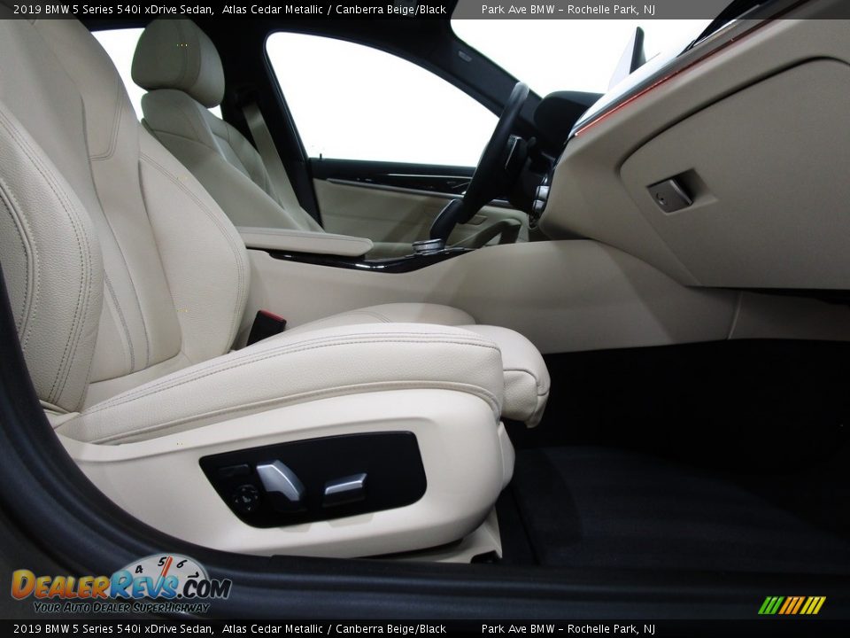 2019 BMW 5 Series 540i xDrive Sedan Atlas Cedar Metallic / Canberra Beige/Black Photo #15