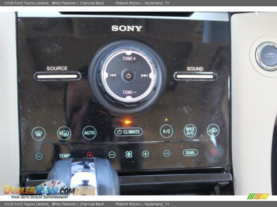 2018 Ford Taurus Limited White Platinum / Charcoal Black Photo #21