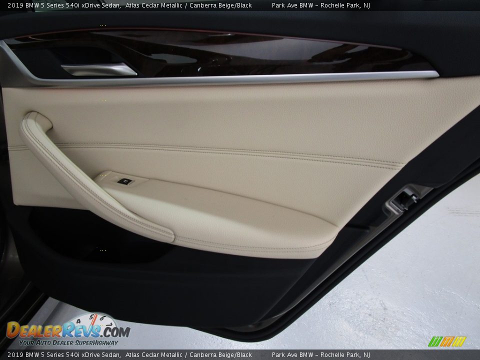 2019 BMW 5 Series 540i xDrive Sedan Atlas Cedar Metallic / Canberra Beige/Black Photo #16