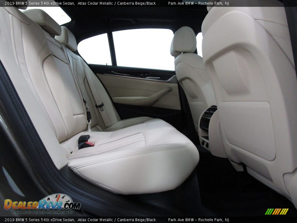 2019 BMW 5 Series 540i xDrive Sedan Atlas Cedar Metallic / Canberra Beige/Black Photo #18