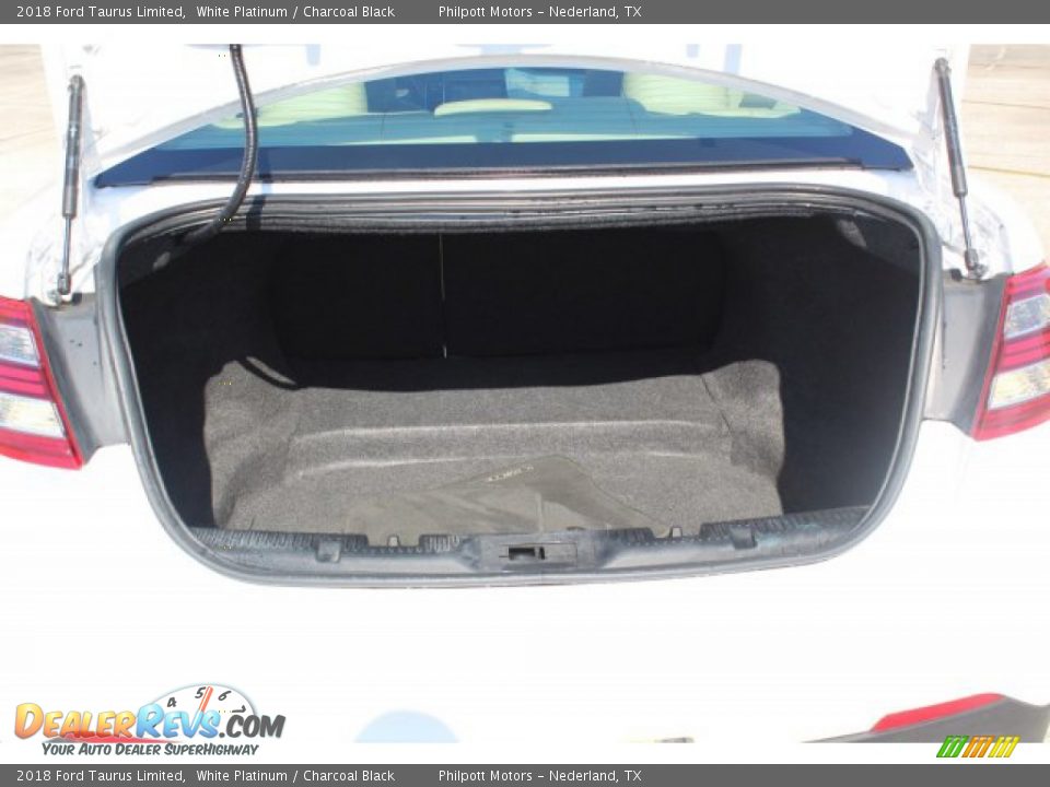 2018 Ford Taurus Limited White Platinum / Charcoal Black Photo #27