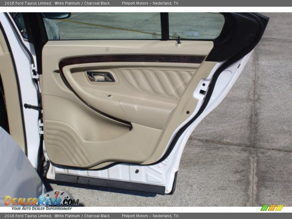 2018 Ford Taurus Limited White Platinum / Charcoal Black Photo #28
