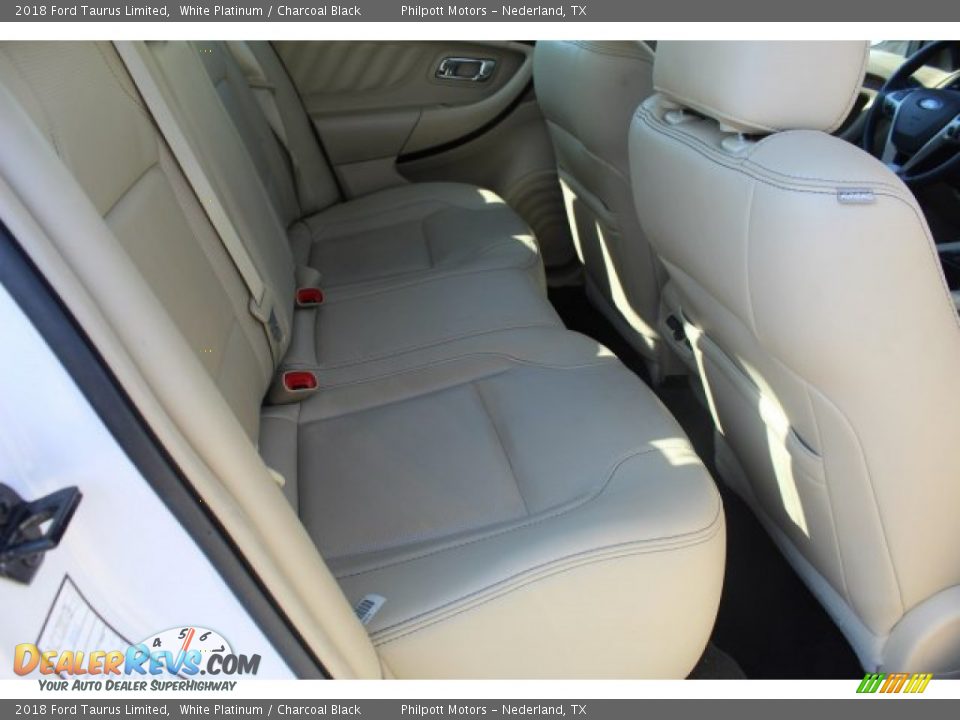 2018 Ford Taurus Limited White Platinum / Charcoal Black Photo #29