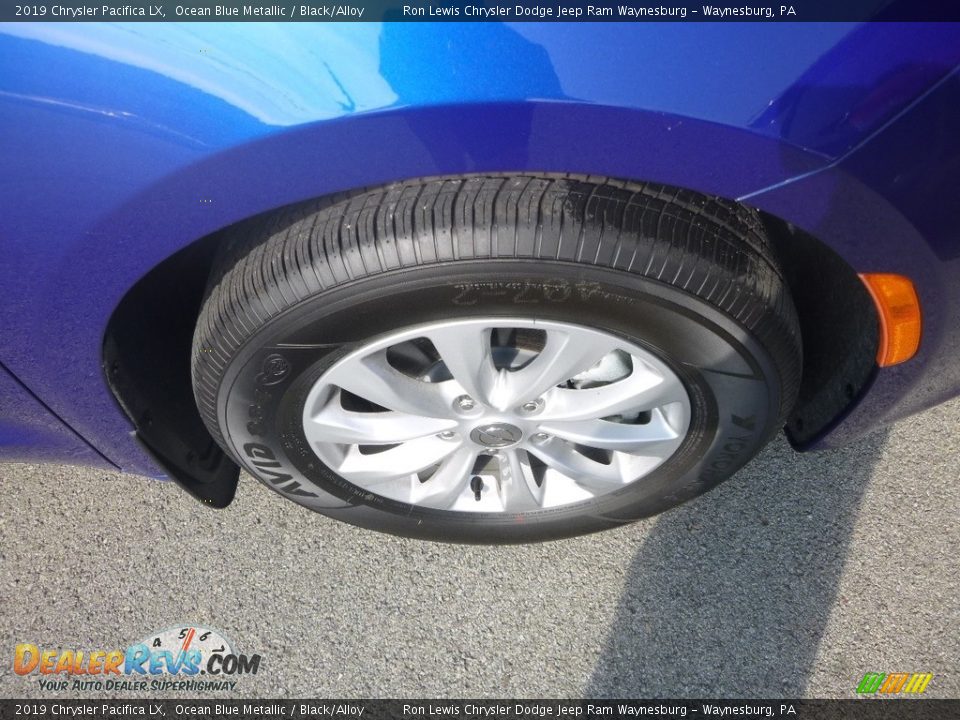 2019 Chrysler Pacifica LX Ocean Blue Metallic / Black/Alloy Photo #9
