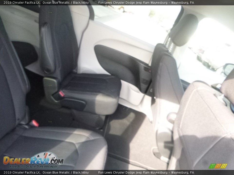 2019 Chrysler Pacifica LX Ocean Blue Metallic / Black/Alloy Photo #12