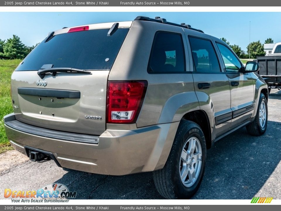 2005 Jeep Grand Cherokee Laredo 4x4 Stone White / Khaki Photo #4