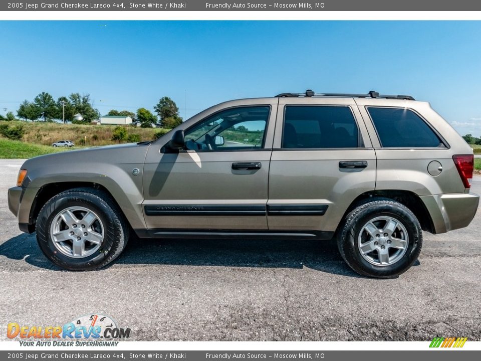 2005 Jeep Grand Cherokee Laredo 4x4 Stone White / Khaki Photo #7