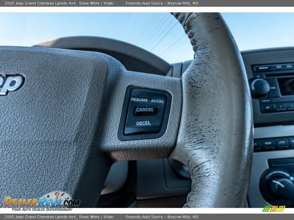 2005 Jeep Grand Cherokee Laredo 4x4 Stone White / Khaki Photo #35