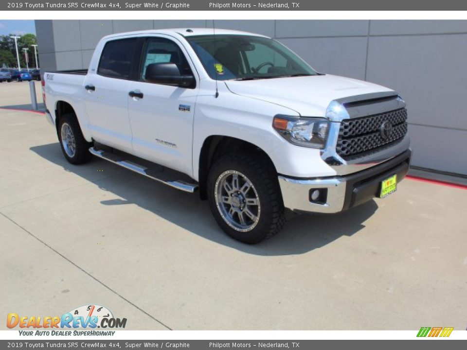 2019 Toyota Tundra SR5 CrewMax 4x4 Super White / Graphite Photo #2