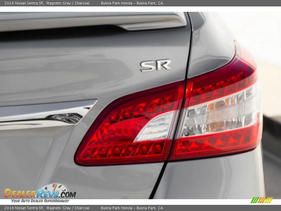 2014 Nissan Sentra SR Magnetic Gray / Charcoal Photo #11