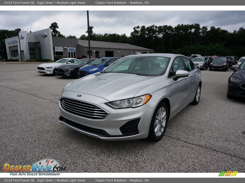 2019 Ford Fusion SE Ingot Silver / Medium Light Stone Photo #2