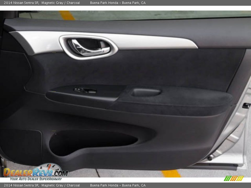 2014 Nissan Sentra SR Magnetic Gray / Charcoal Photo #25