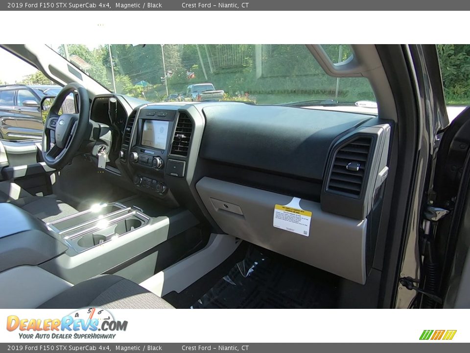 2019 Ford F150 STX SuperCab 4x4 Magnetic / Black Photo #24