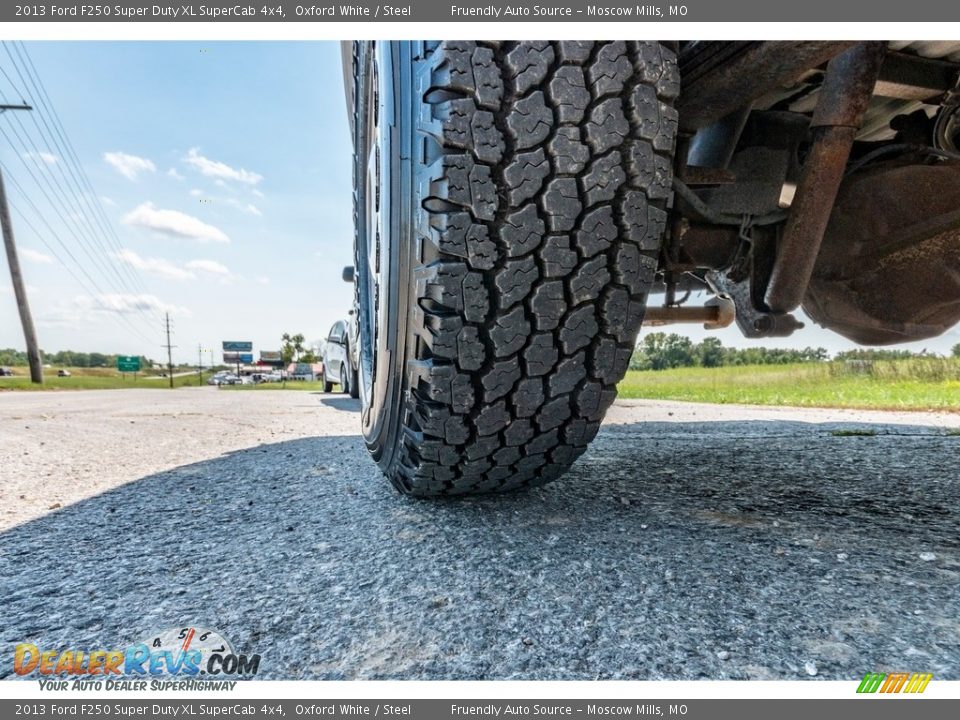 2013 Ford F250 Super Duty XL SuperCab 4x4 Oxford White / Steel Photo #12