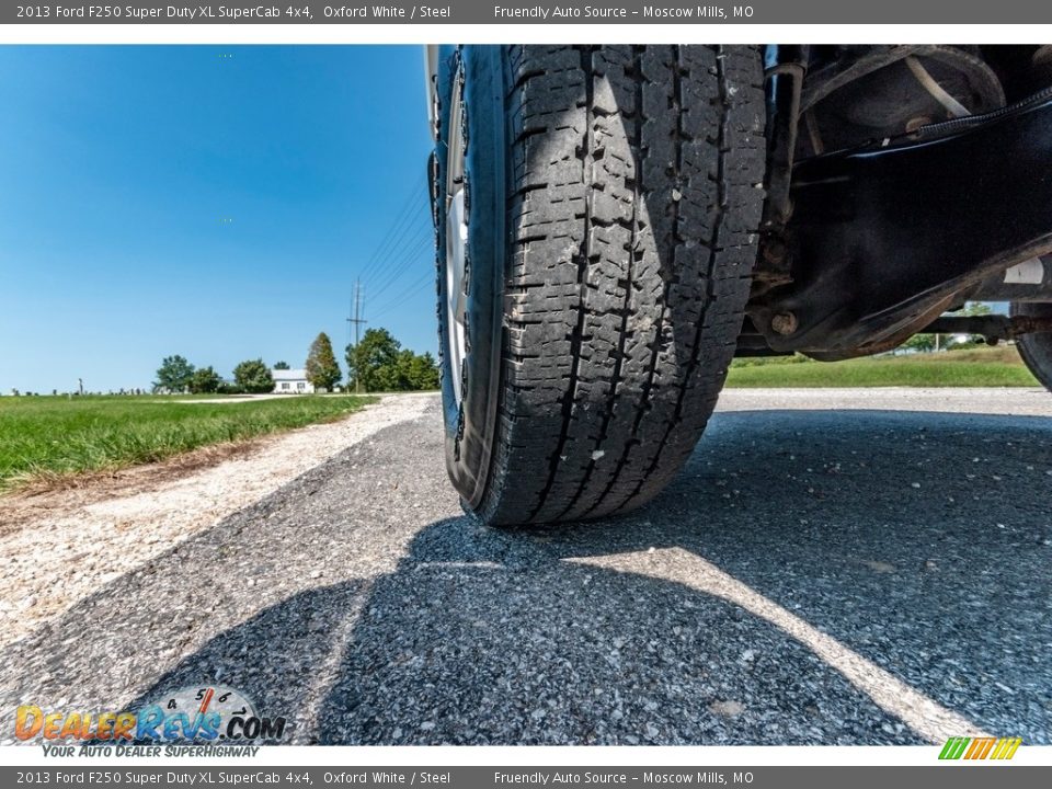2013 Ford F250 Super Duty XL SuperCab 4x4 Oxford White / Steel Photo #16