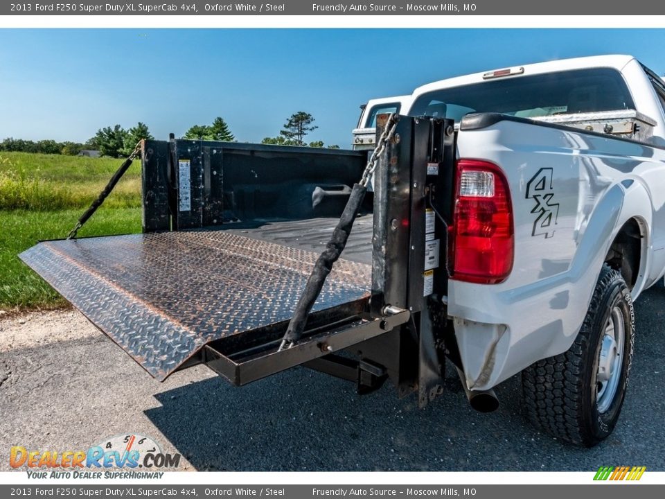 2013 Ford F250 Super Duty XL SuperCab 4x4 Oxford White / Steel Photo #17