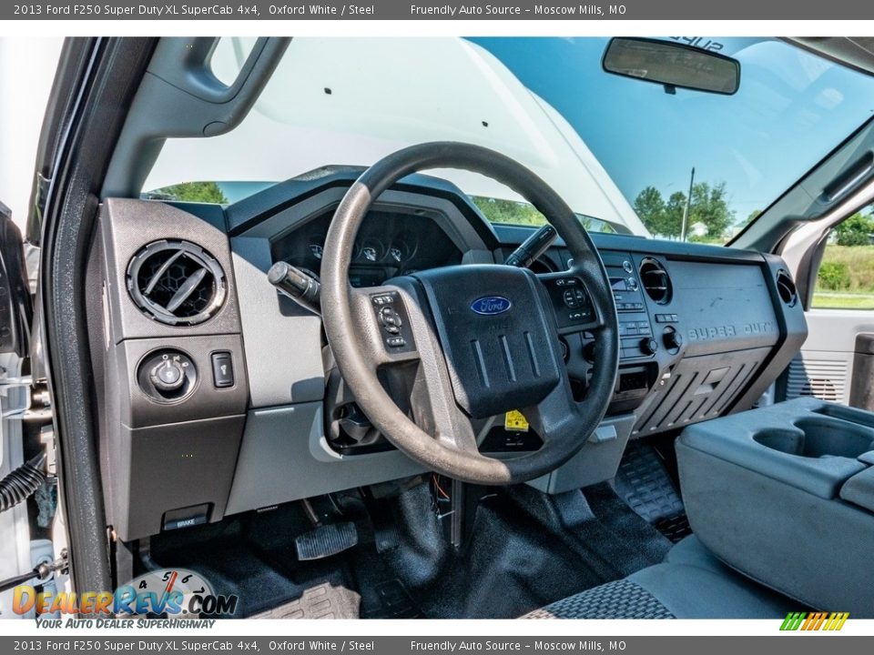 2013 Ford F250 Super Duty XL SuperCab 4x4 Oxford White / Steel Photo #25