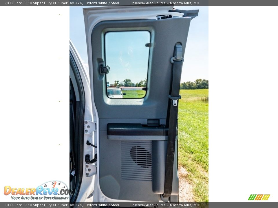 2013 Ford F250 Super Duty XL SuperCab 4x4 Oxford White / Steel Photo #27